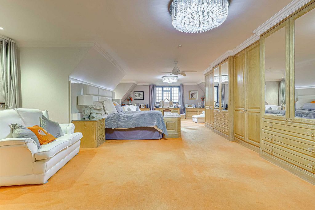 Additional image 37 of 4 bed detached house for saleVicarage Hill, Benfleet SS7