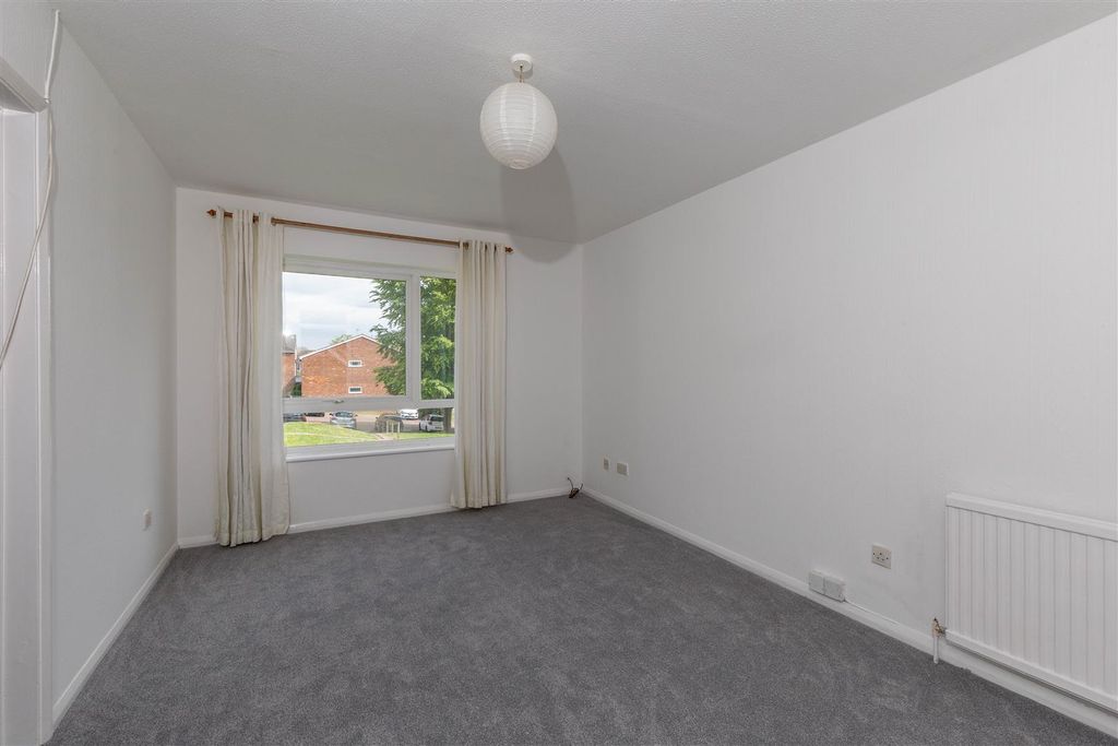 Additional image 2 of 2 bed flat for saleChiltern Park Avenue, Berkhamsted HP4