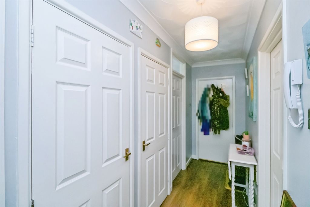 Additional image 5 of 2 bed flat for saleBarrians Way, Barry CF62