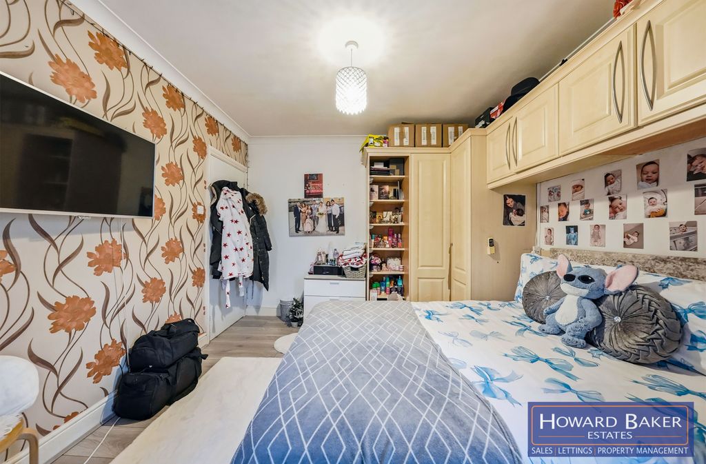 Additional image 10 of 5 bed semi-detached house for saleWoodfield Avenue, Colindale NW9