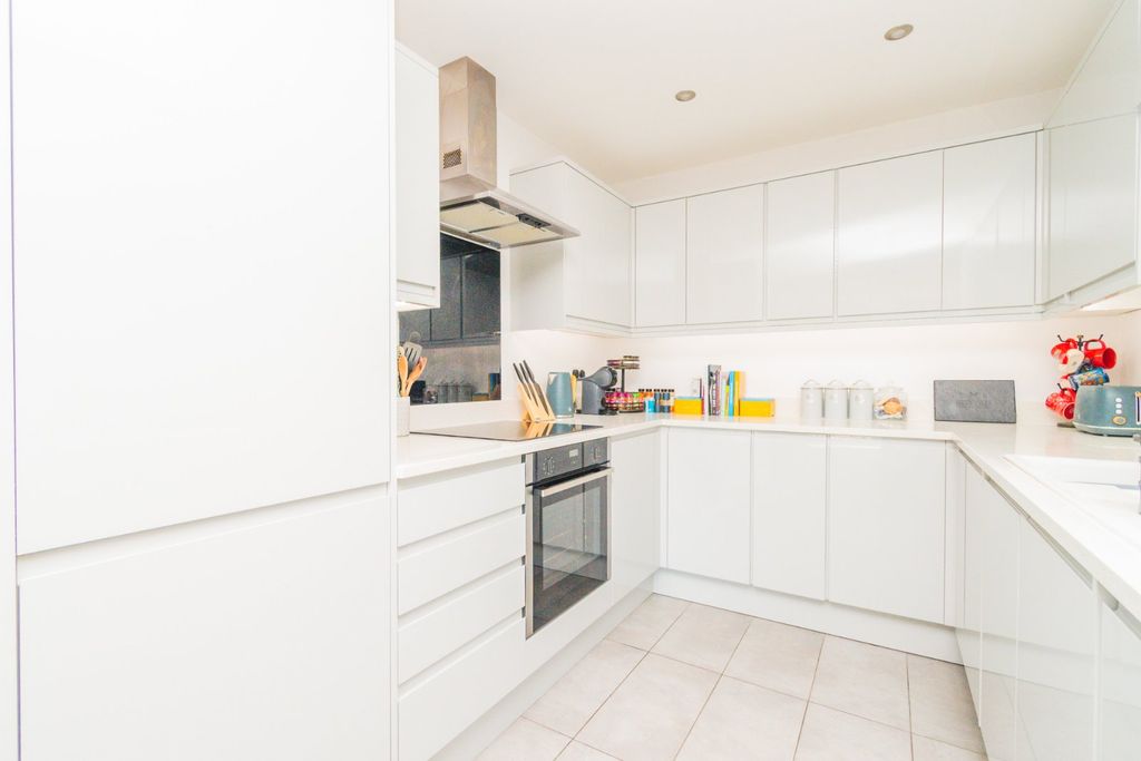Additional image 5 of 2 bed flat for saleBeach Avenue, Birchington, Kent CT7