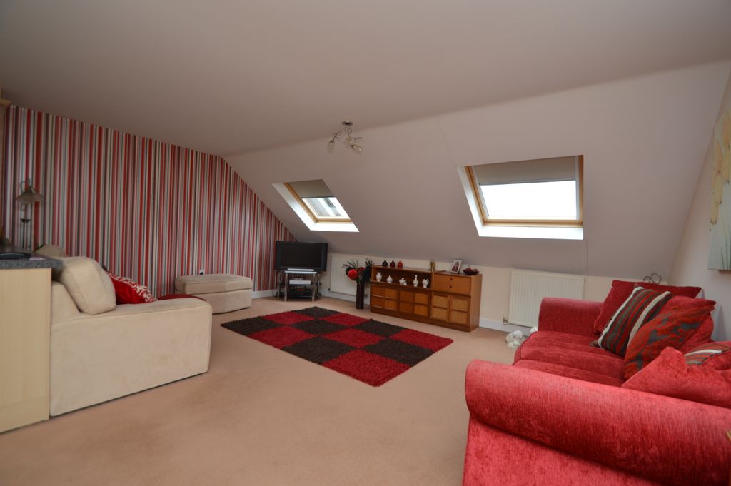 2 bed flat for saleHoneysuckle Court, Accrington BB5