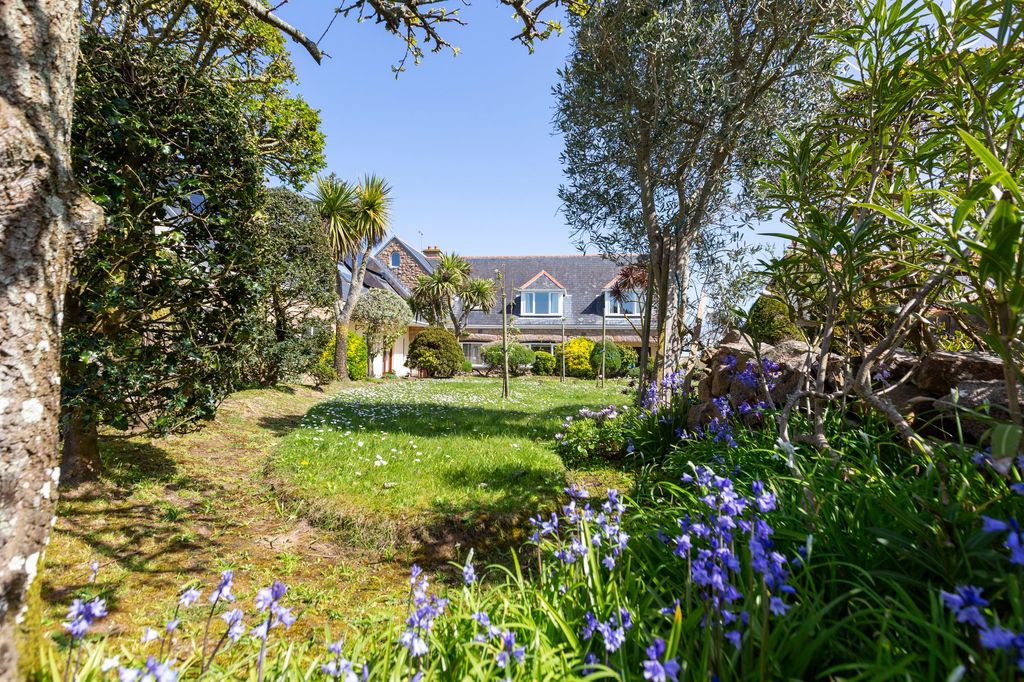 Additional image 3 of 5 bed detached house for saleBelle Hougue Avenue, Grouville JE3