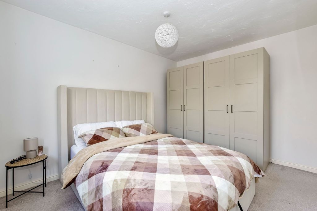Additional image 7 of 2 bed flat for saleHarlech Road, Abbots Langley WD5