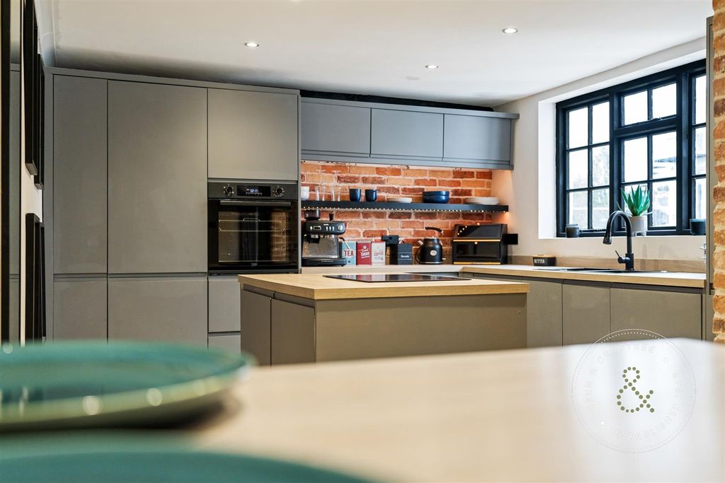 Additional image 27 of 2 bed flat for saleYr Hen Dy, The Cathedral Green, Llandaff, Cardiff CF5