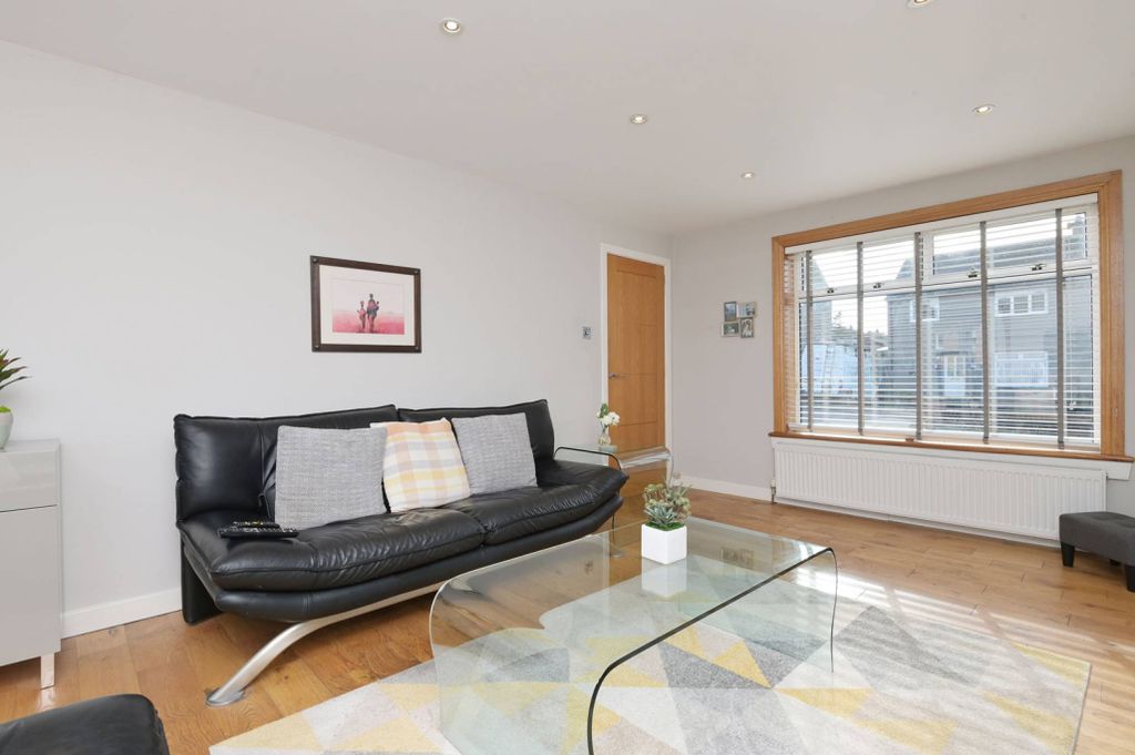 Additional image 4 of 3 bed terraced house for saleStewart Gardens, Currie, Edinburgh EH14