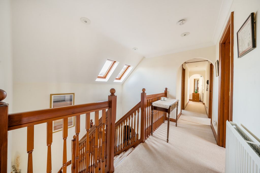 Additional image 4 of 5 bed detached house for saleHigh Street, Abingdon OX14