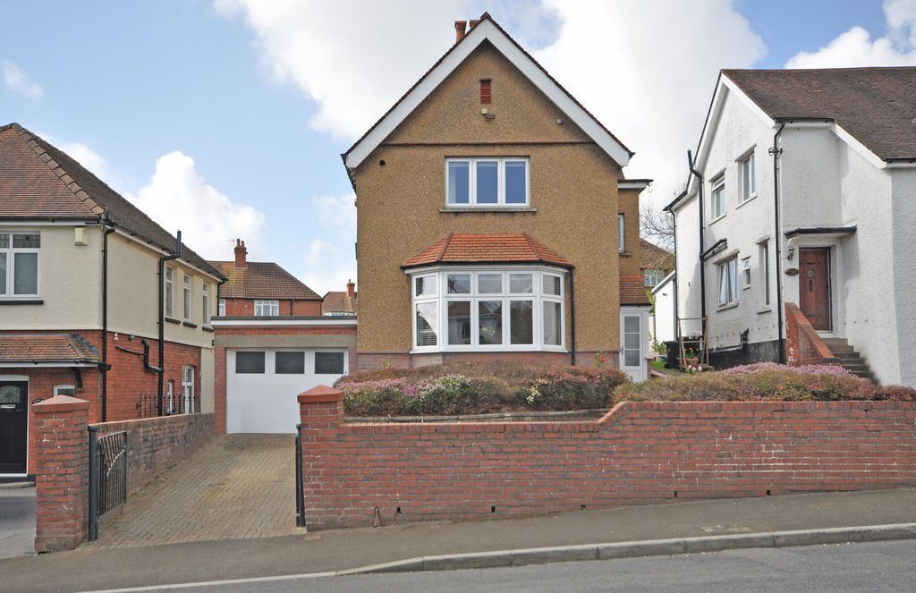 3 bed detached house for saleStylish Renovation, Allt-Yr-Yn Road, Newport NP20
