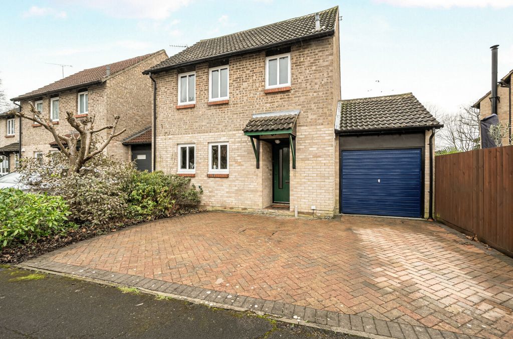 Additional image 17 of 3 bed link detached house for saleWoking, Surrey GU21