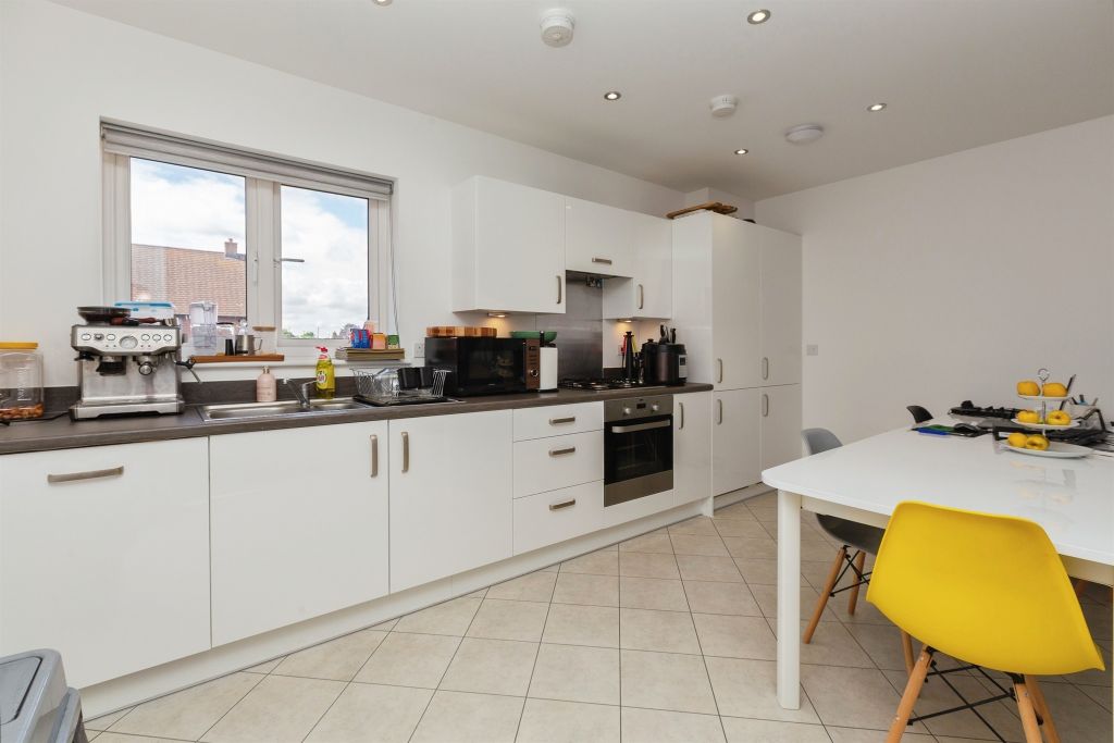 Additional image 4 of 2 bed flat for salePurssell Road, Weston Turville, Aylesbury HP22