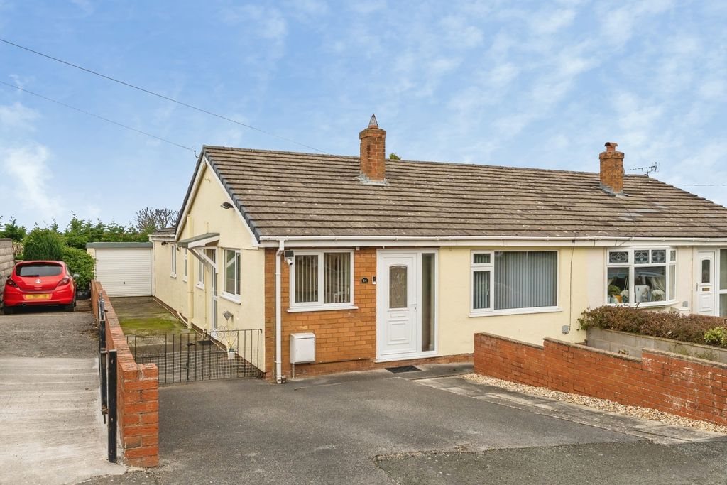 2 bed bungalow for saleCadnant Drive, Bagillt, Flintshire CH6