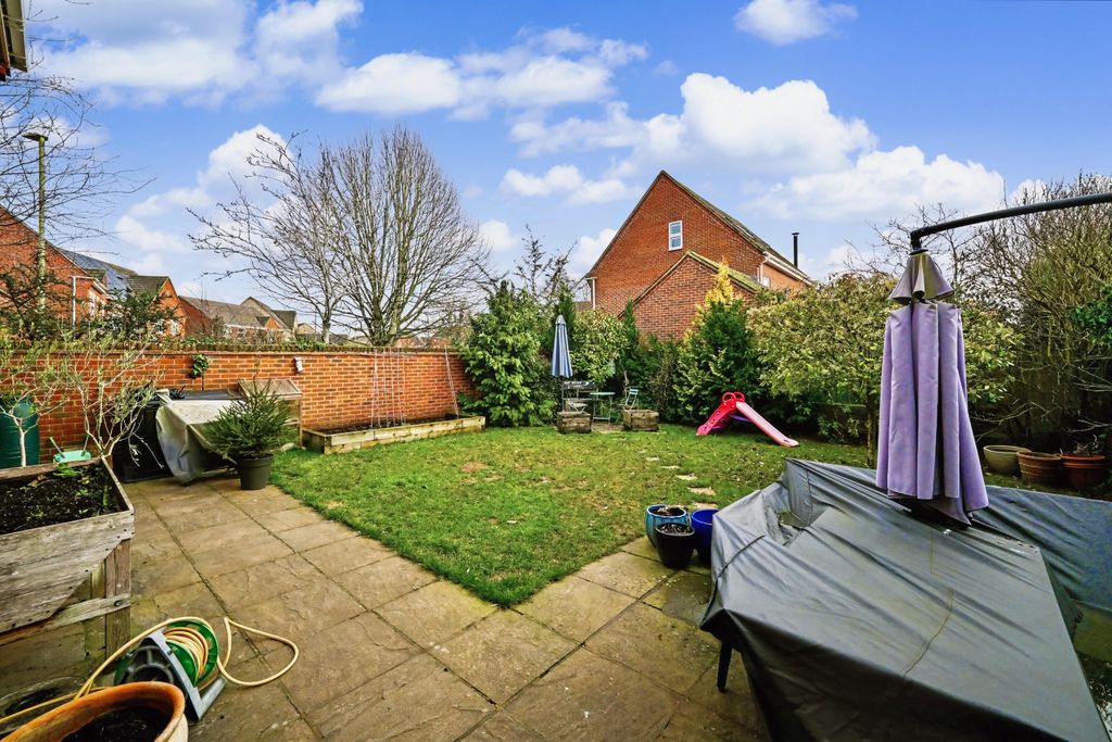 Additional image 13 of 5 bed detached house for saleCranesbill Drive, Bure Park, Bicester OX26
