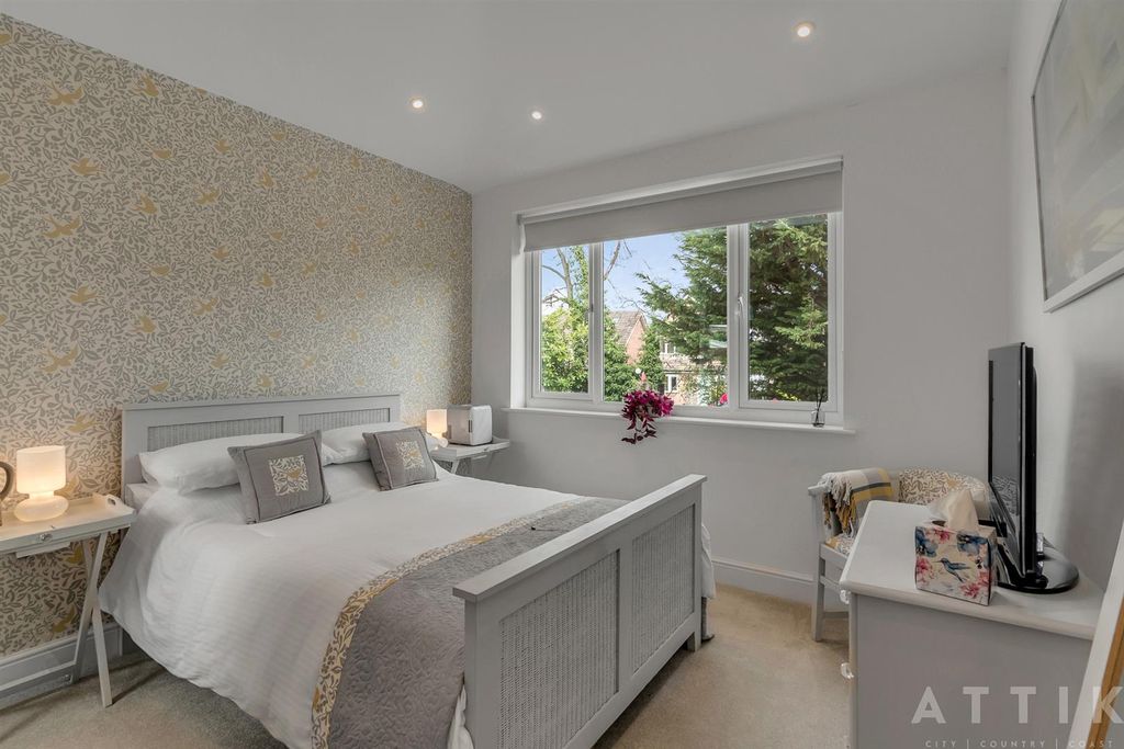Additional image 20 of 4 bed semi-detached house for saleUpper Avenue, Halesworth IP19