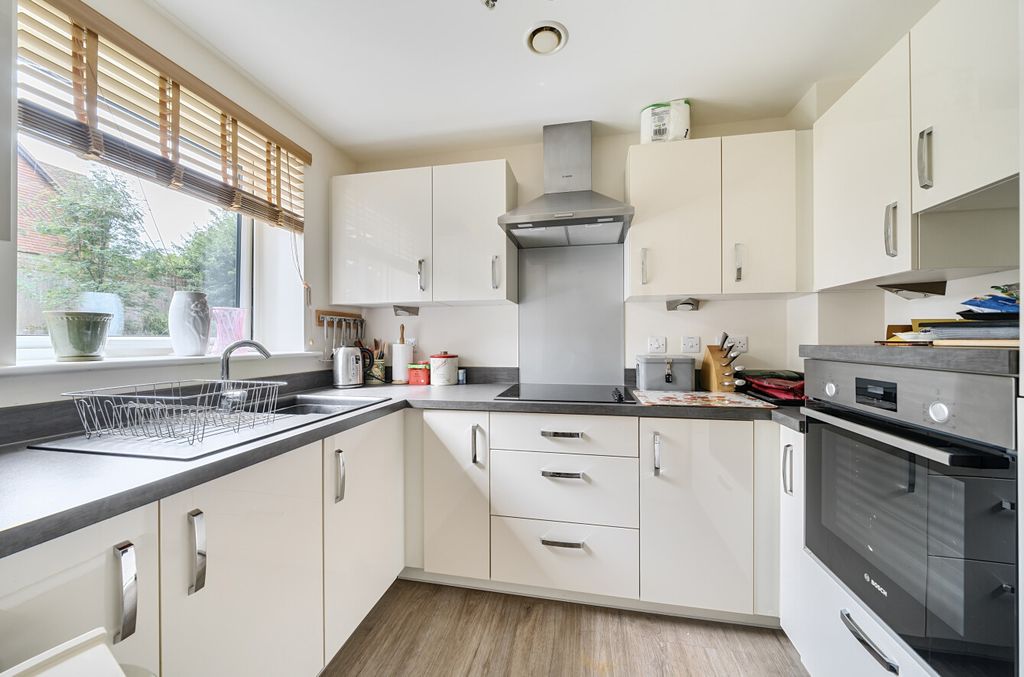 Additional image 2 of 2 bed flat for saleThe Dean, Alresford, Hampshire SO24