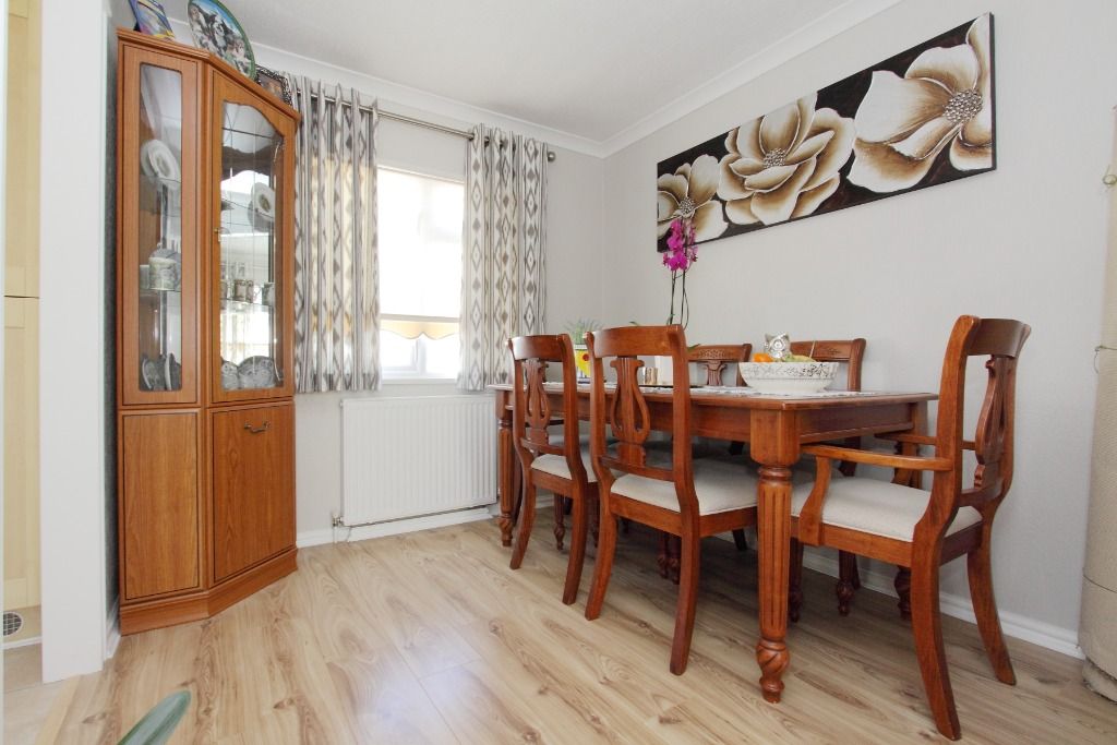 2 bed mobile/park home for saleKindersley Park, Abbotts Ann SP11 photo 2