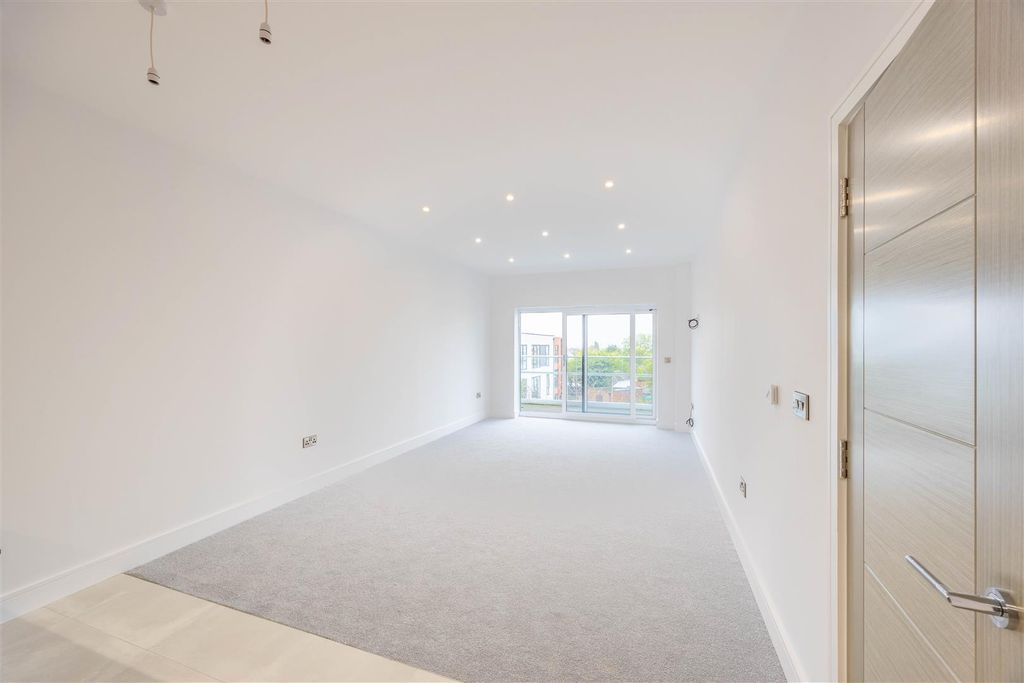 Additional image 8 of 2 bed flat for saleCherry View, Beech Road, Benfleet SS7