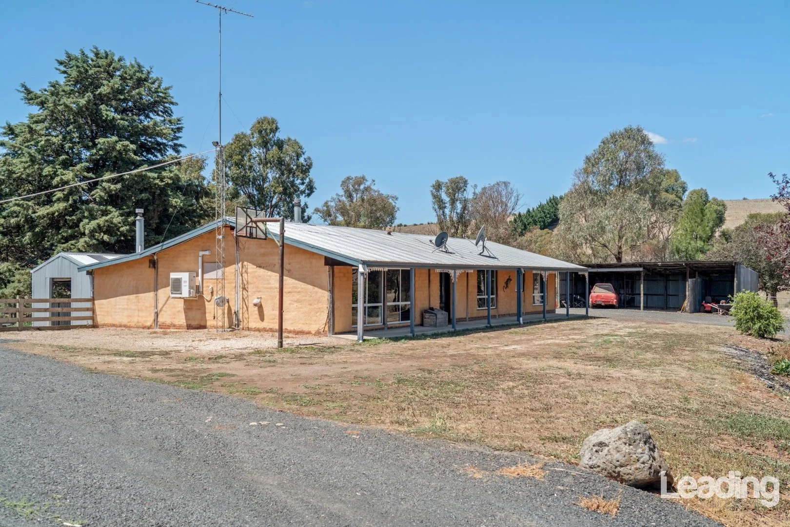 2/140 Outlook Crescent, Clarkefield VIC 3430