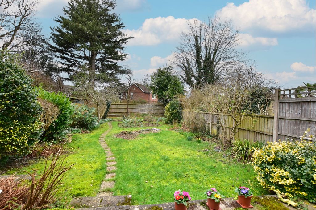 Additional image 2 of 3 bed semi-detached house for saleBroomfield Rise, Abbots Langley WD5