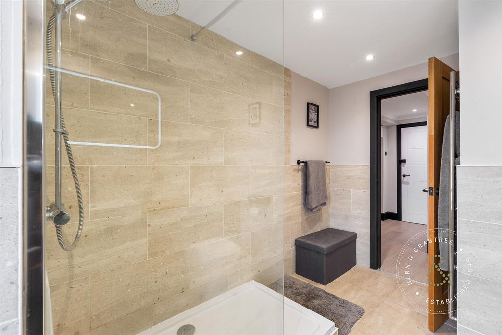 Additional image 36 of 2 bed flat for saleYr Hen Dy, The Cathedral Green, Llandaff, Cardiff CF5