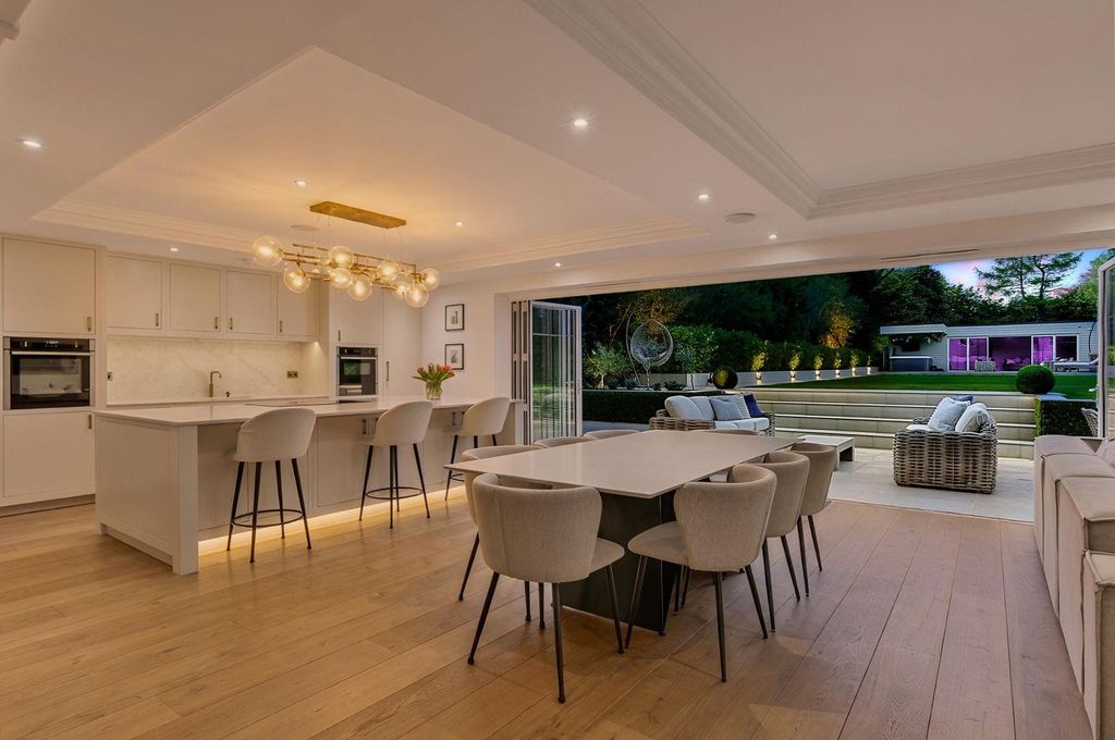 Additional image 8 of 5 bed detached house for saleGreen Curve, Banstead SM7