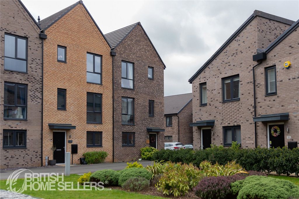 4 bed end terrace house for saleWoodyard Avenue, Chesterfield, Derbyshire S41