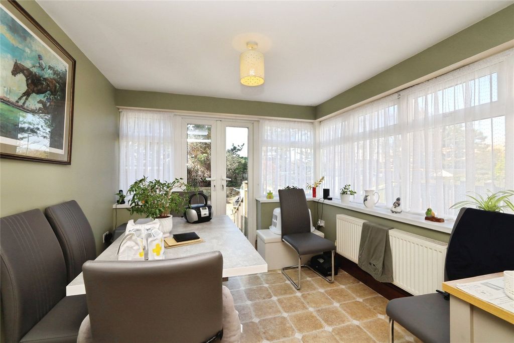Additional image 7 of 3 bed flat for salePark Avenue, Bideford, Devon EX39