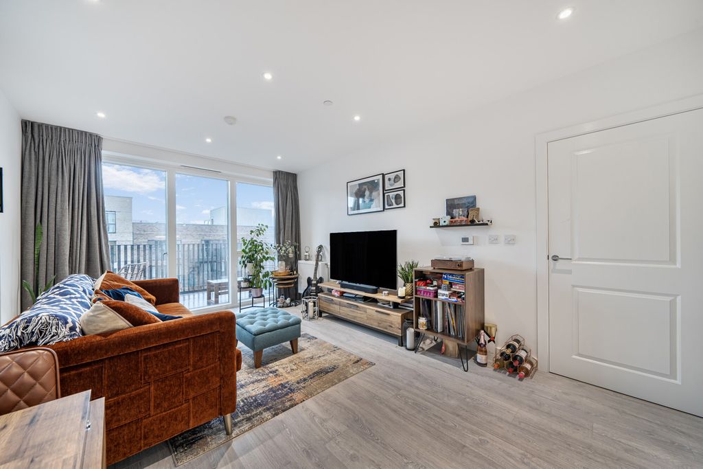 Additional image 12 of 2 bed flat for saleRegal Walk, Bexleyheath DA6