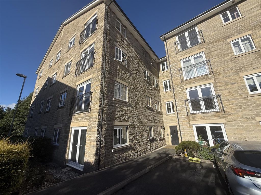 2 bed flat for saleBramble Court, Millbrook, Stalybridge SK15