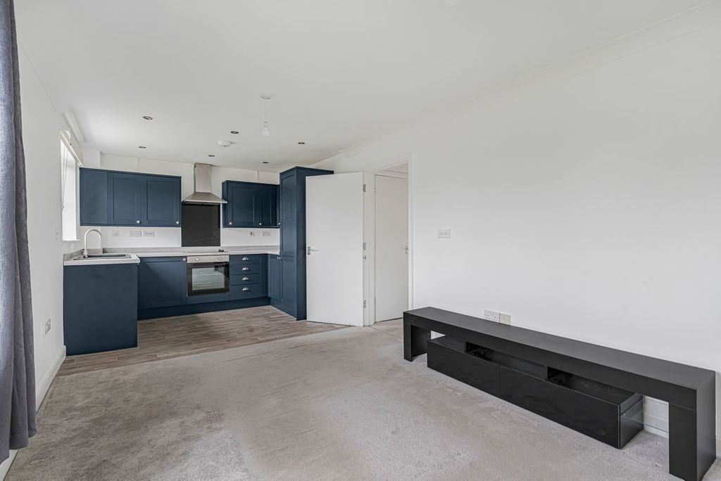 2 bed flat for saleBeaconsfield Road, Bexley DA5 photo 3