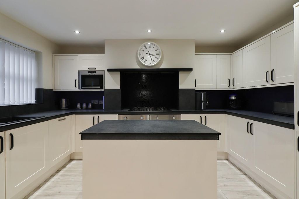 Additional image 3 of 5 bed detached house for saleMistyfield House, Church Hill, Royston, Barnsley S71