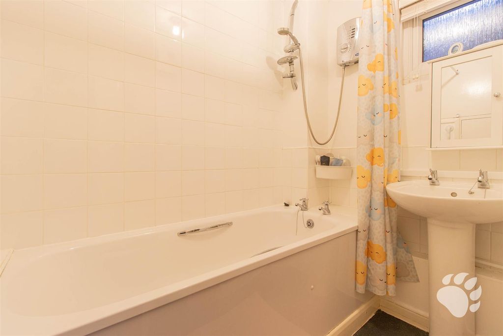 Additional image 10 of 2 bed flat for saleRose Acre, Basildon SS14