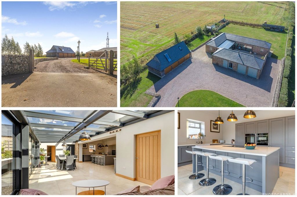 4 bed bungalow for saleThe Barn, Hunters Yard, Horncastle Road, Caistor, Market Rasen LN7