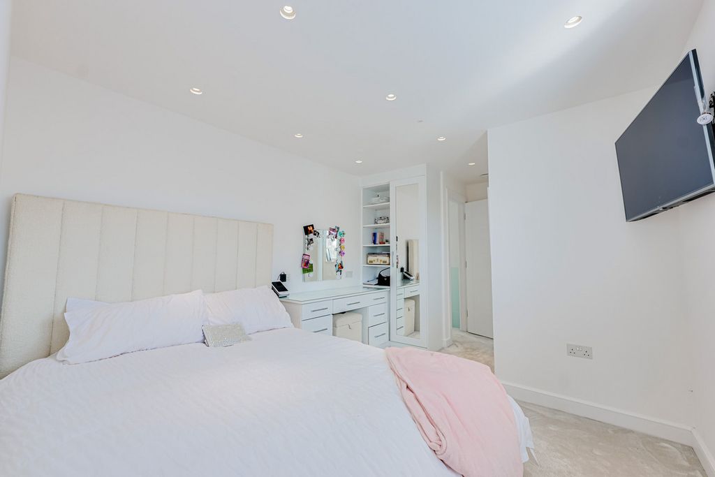 Additional image 34 of 5 bed detached house for saleHomestead Gardens, Hadleigh SS7