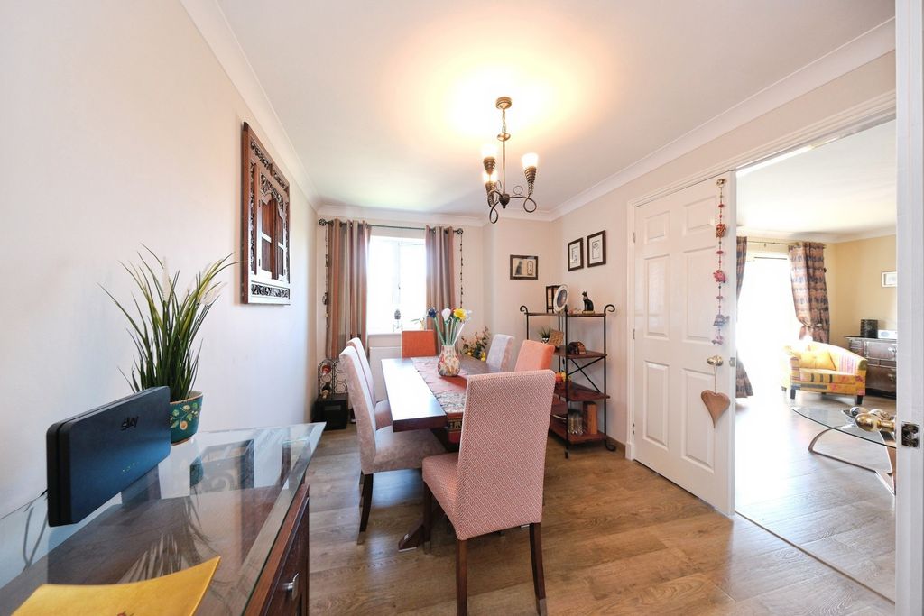 Additional image 9 of 2 bed flat for saleLakeside Boulevard, Doncaster, South Yorkshire DN4