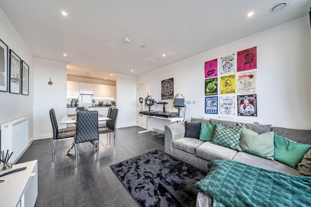 Additional image 10 of 2 bed flat for saleRegal Walk, Bexleyheath DA6