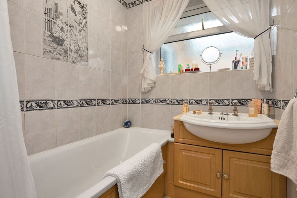 Additional image 15 of 3 bed bungalow for saleBramble Hill, Alresford, Hampshire SO24