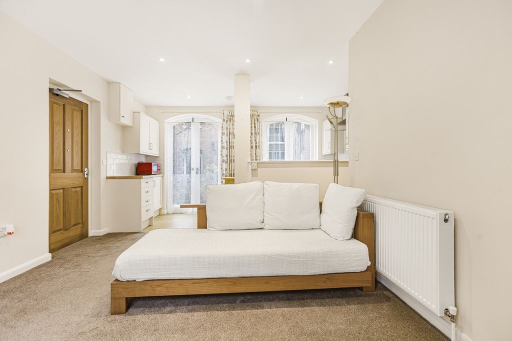 Additional image 12 of 2 bed flat for saleLombard Street, Abingdon OX14