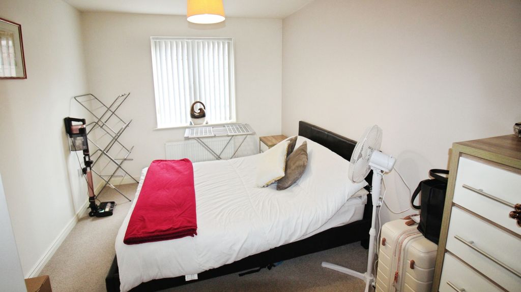 Additional image 12 of 2 bed flat for salePeterson Drive, Grimsby DN36