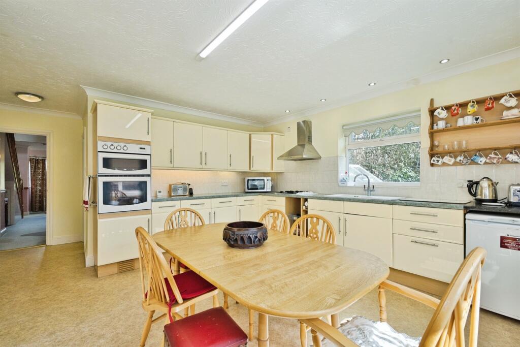 Additional image 9 of Beaconfield Road, YEOVIL