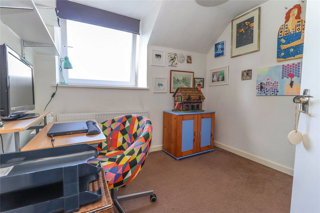 Additional image 17 of 5 bed link detached house for saleYew Tree Close, Goodworth Clatford, Andover, Hampshire SP11
