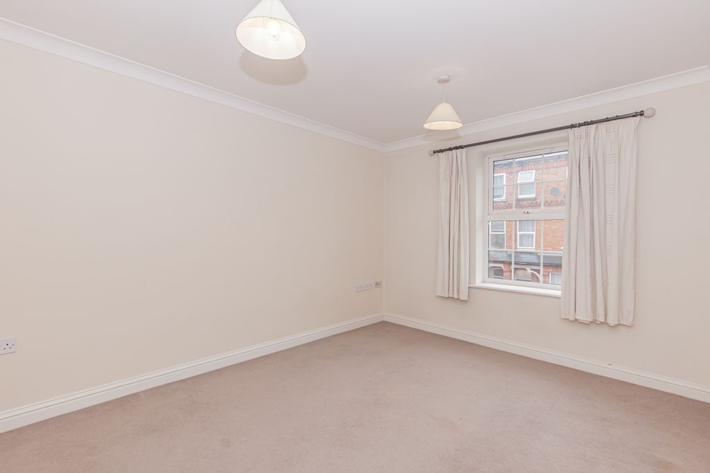 Additional image 4 of 2 bed flat for saleMarlborough Road, Banbury OX16