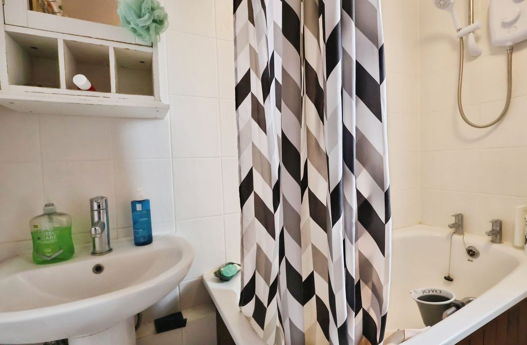 Additional image 21 of 1 bed flat for saleSanderling Close, Letchworth SG6