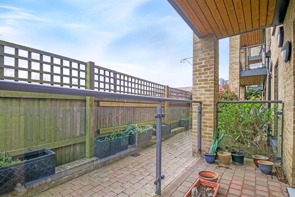 Additional image 4 of 1 bed flat for saleAlbion Road, Bexleyheath DA6