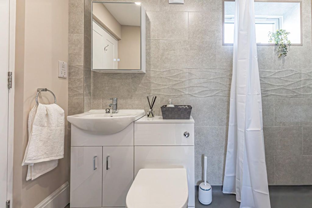 Additional image 26 of 5 bed detached house for saleBarnett Way, Bierton, Aylesbury HP22