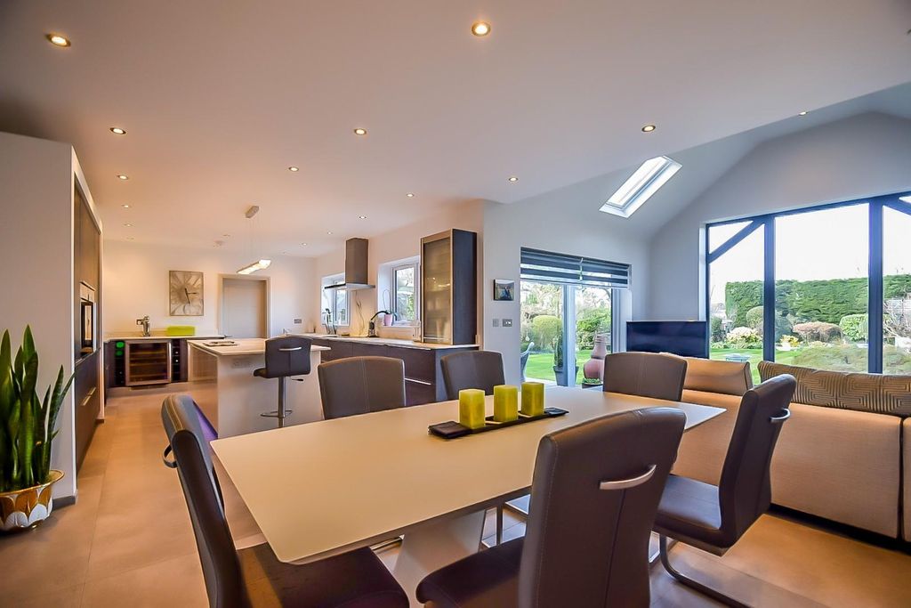 Additional image 11 of 4 bed detached house for saleSt. Marys Road, Benfleet SS7