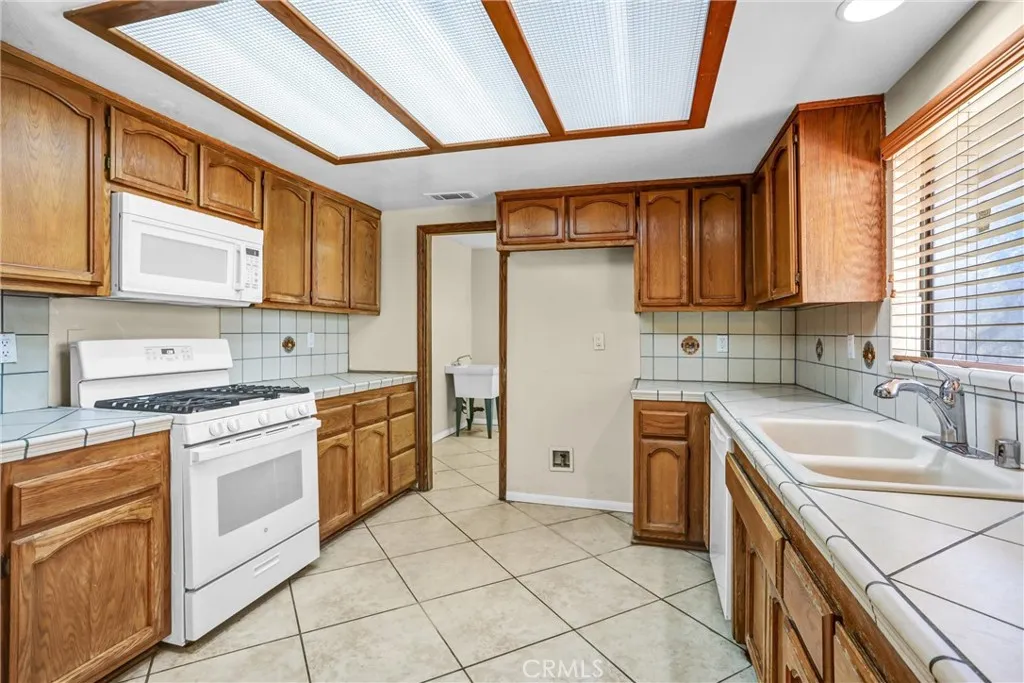 Additional image 12 of 1466 Marion Ave, Devore, CA 92407