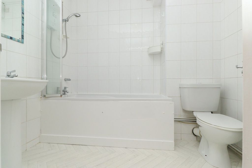 Additional image 9 of 2 bed flat for saleMckinlay Court, The Parade, Birchington, Kent CT7