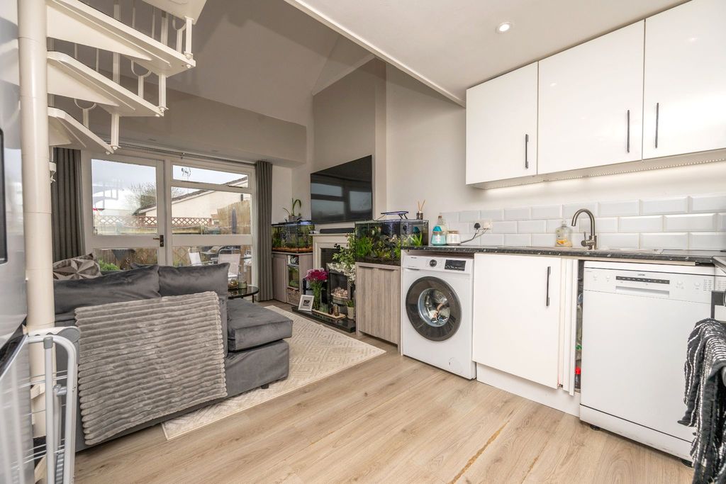 Additional image 4 of 1 bed terraced house for saleSmiths Way, Alcester B49