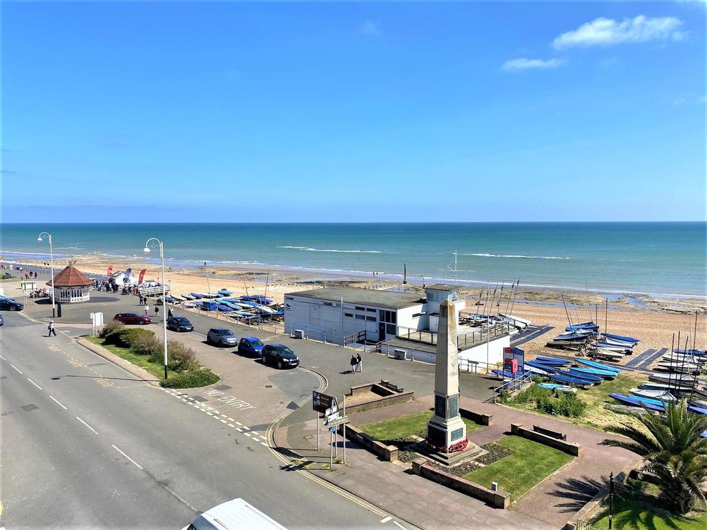 2 bed flat for saleShellbourne House, Marina, Bexhill-On-Sea TN40 photo 4