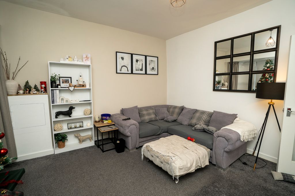 Additional image 2 of 3 bed flat for saleHigh Street, Llangefni LL77